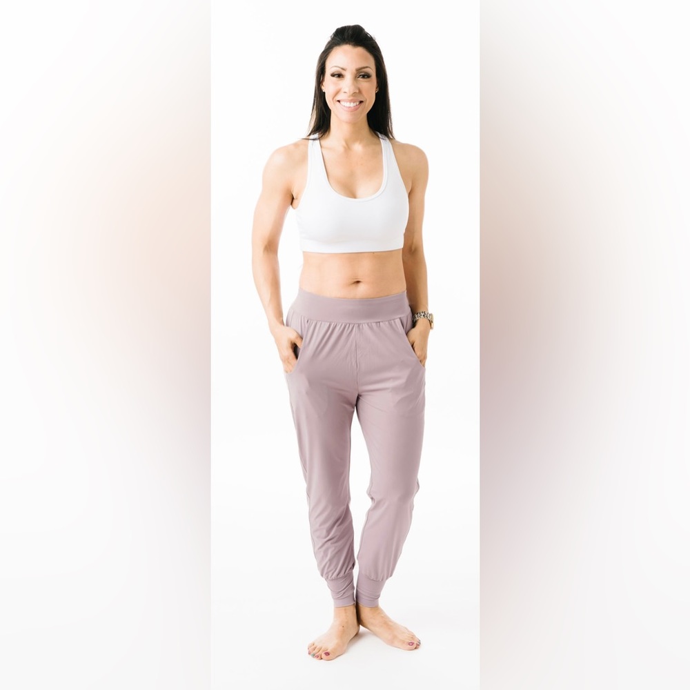 NWOT Zyia Active Lilac Jogger in a Bottle 2 size Medium